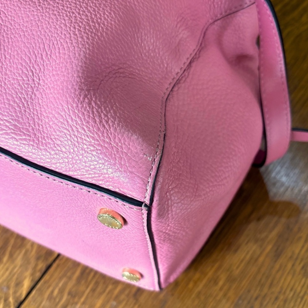 👜 Michael Kors Pink Pebbled Leather Satchel | Gold Hardware - Picture 6 of 16